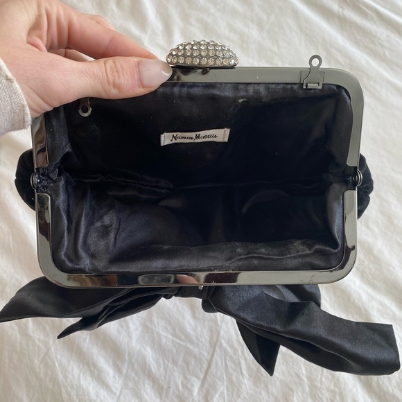 Vintage- Neiman Marcus Velvet evening Clutch with Swarovski crystal Satin Bow - Picture 8 of 12